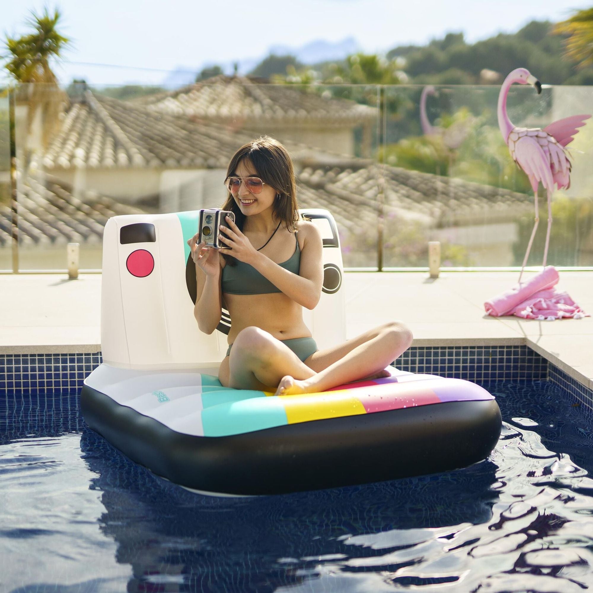 pool lounge