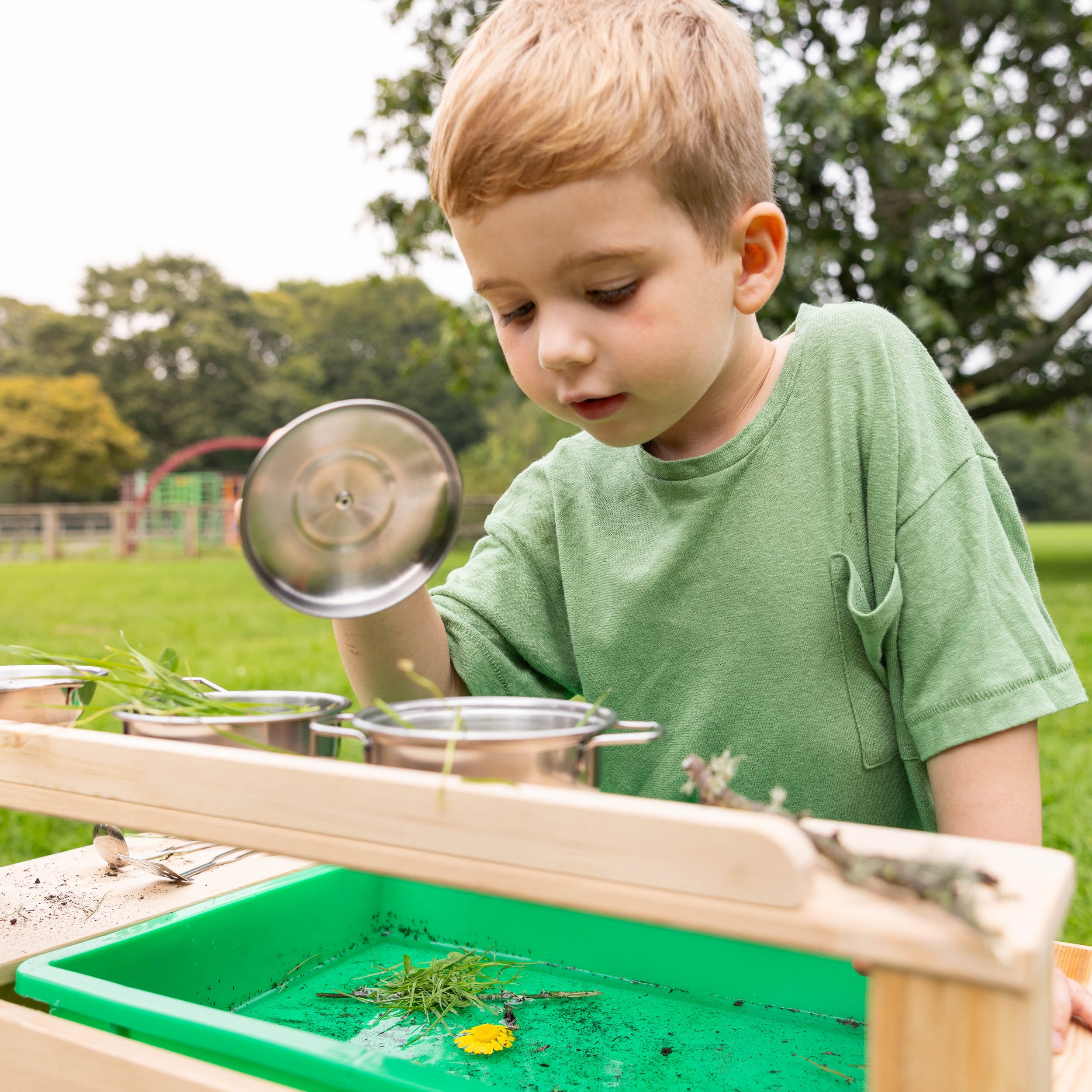 Playhouse Mucky Mud Kitchen
