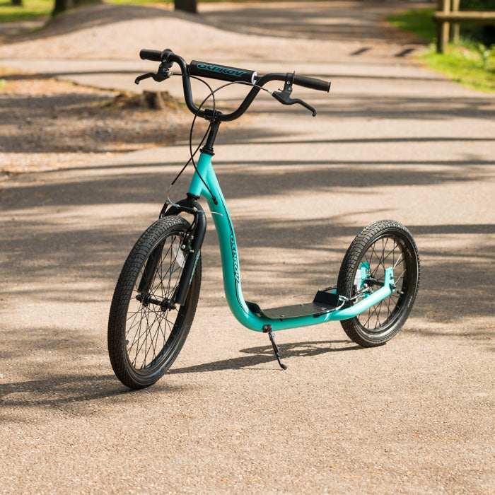 Stunt scooter with BMX handlebars