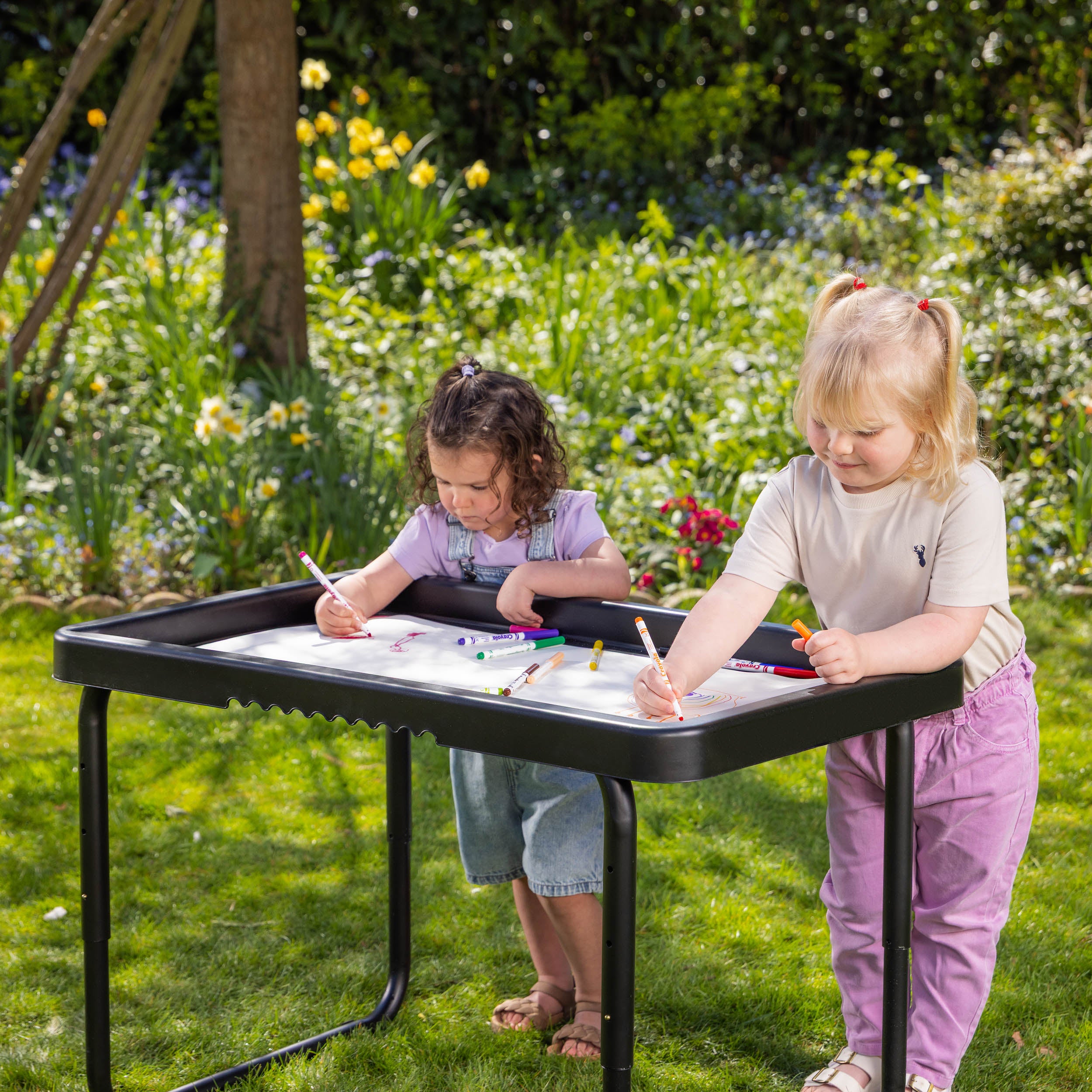 messy play tray