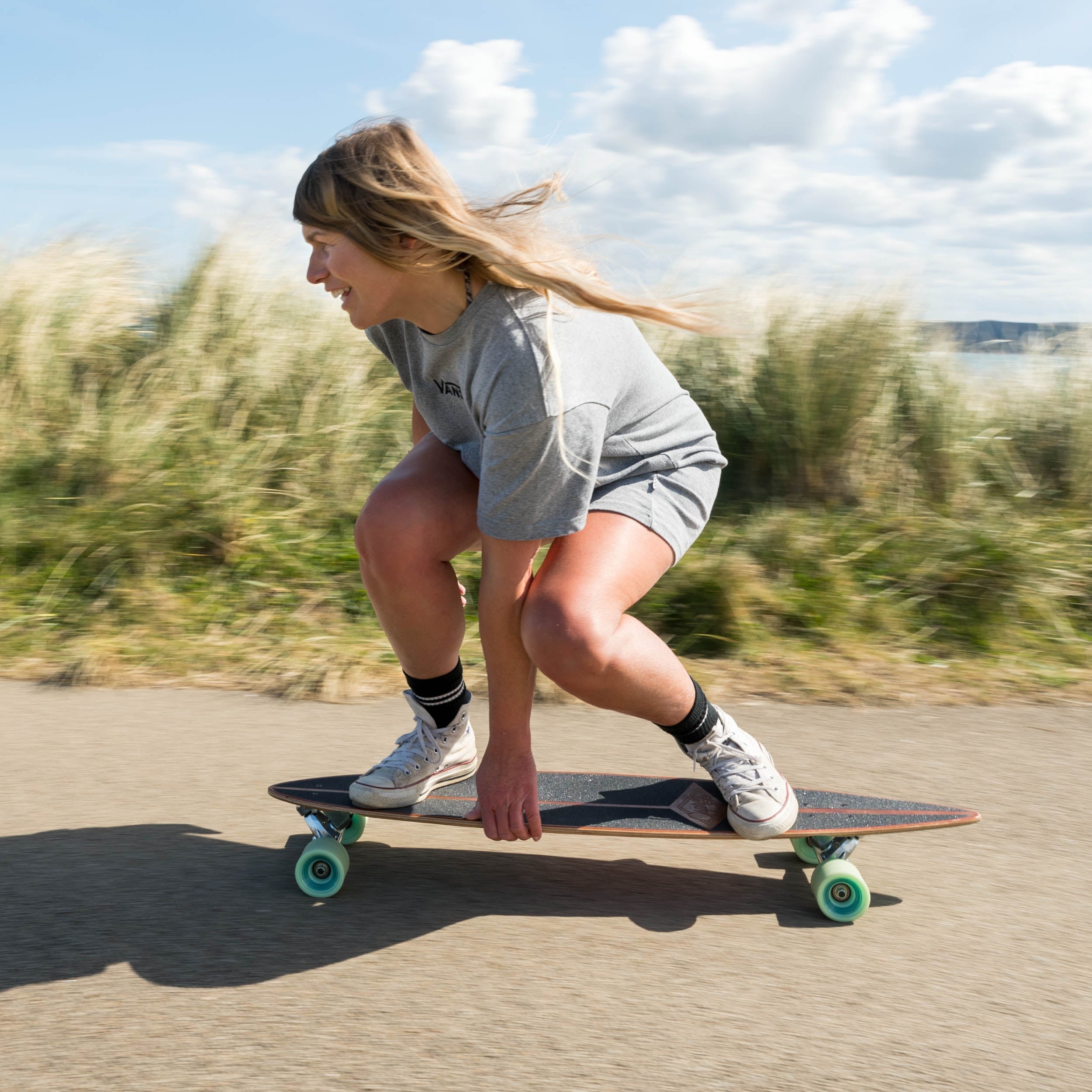 Kids beginner longboard with wood finish