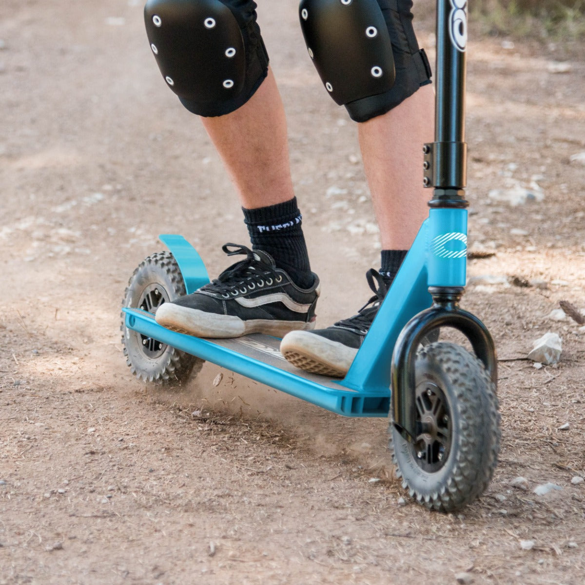 All-terrain kids scooter with grip tires
