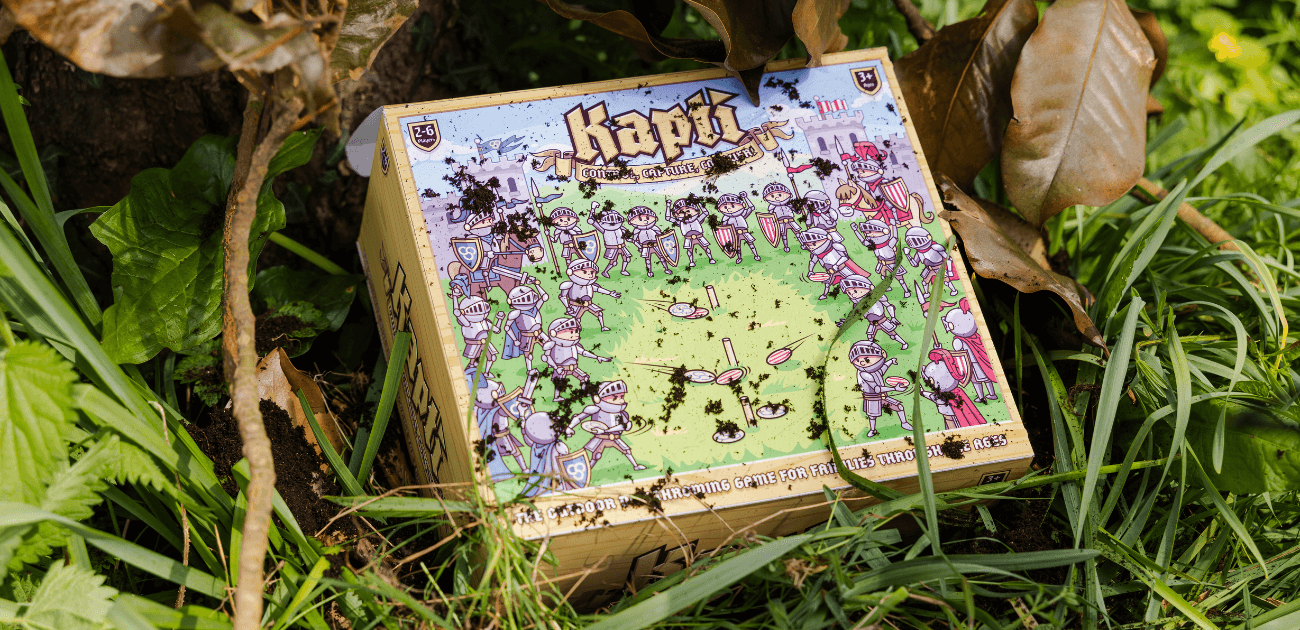 Kapti outdoor disc throwing game box featuring FSC wooden discs, stakes and carry bag for garden and lawn games