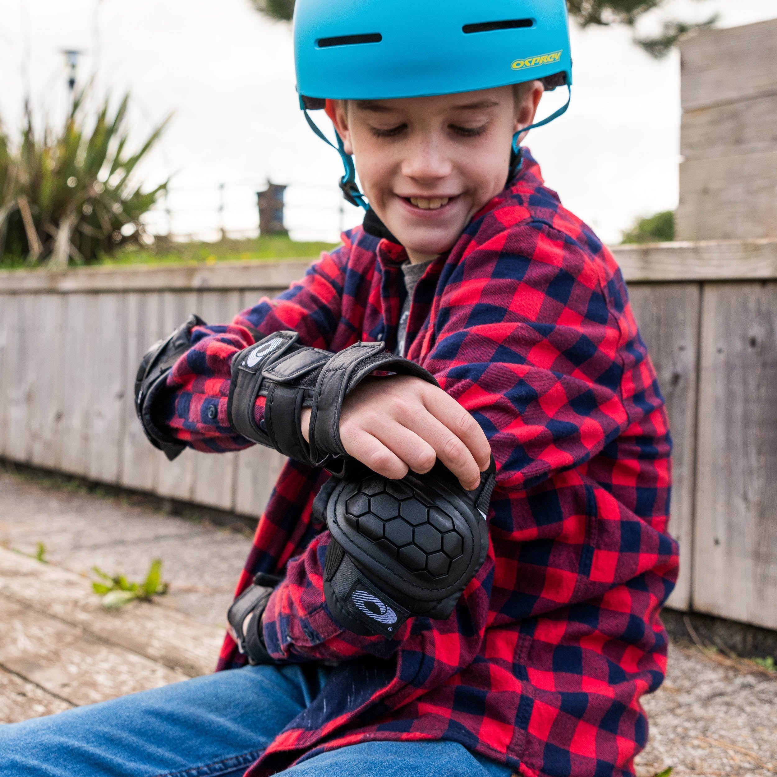 Toyrific arm pads and knee protectors
