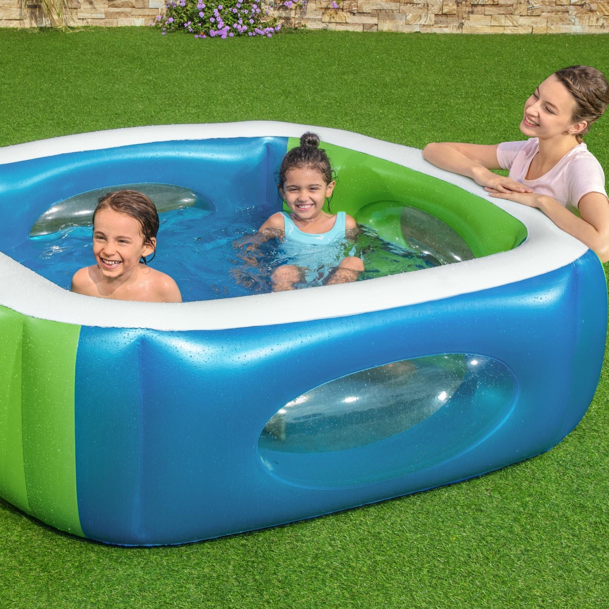 kiddie swimming pool