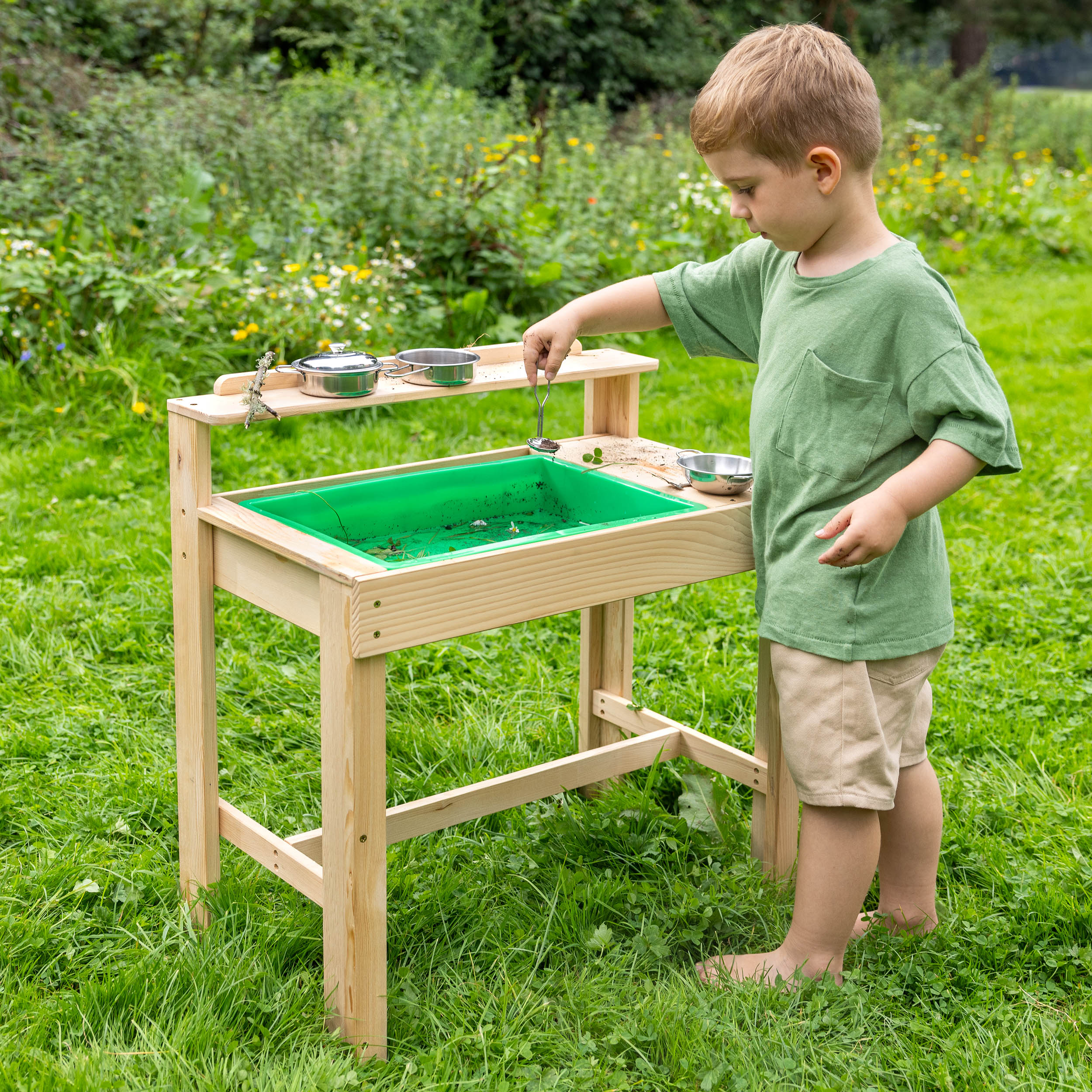Playhouse Mucky Mud Kitchen
