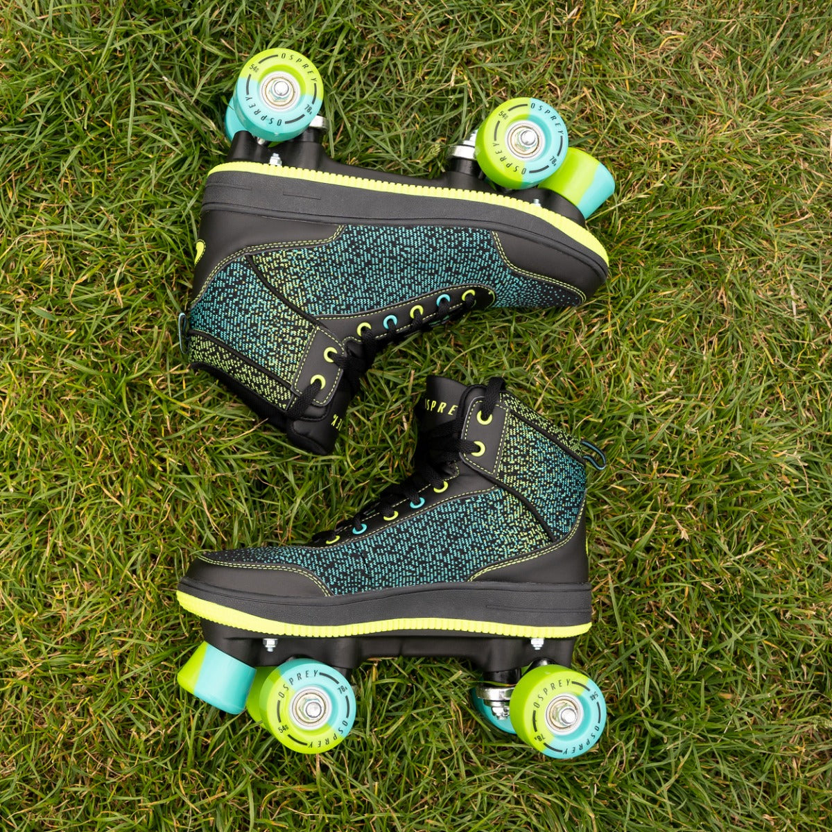 Mid Top Raver Roller Skates - Green